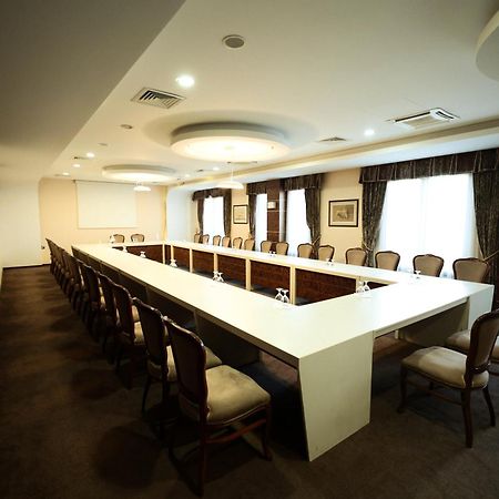 Amazona Hotel Приштина Екстер'єр фото
