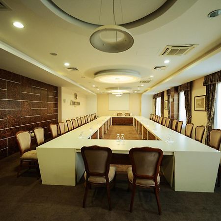 Amazona Hotel Приштина Екстер'єр фото