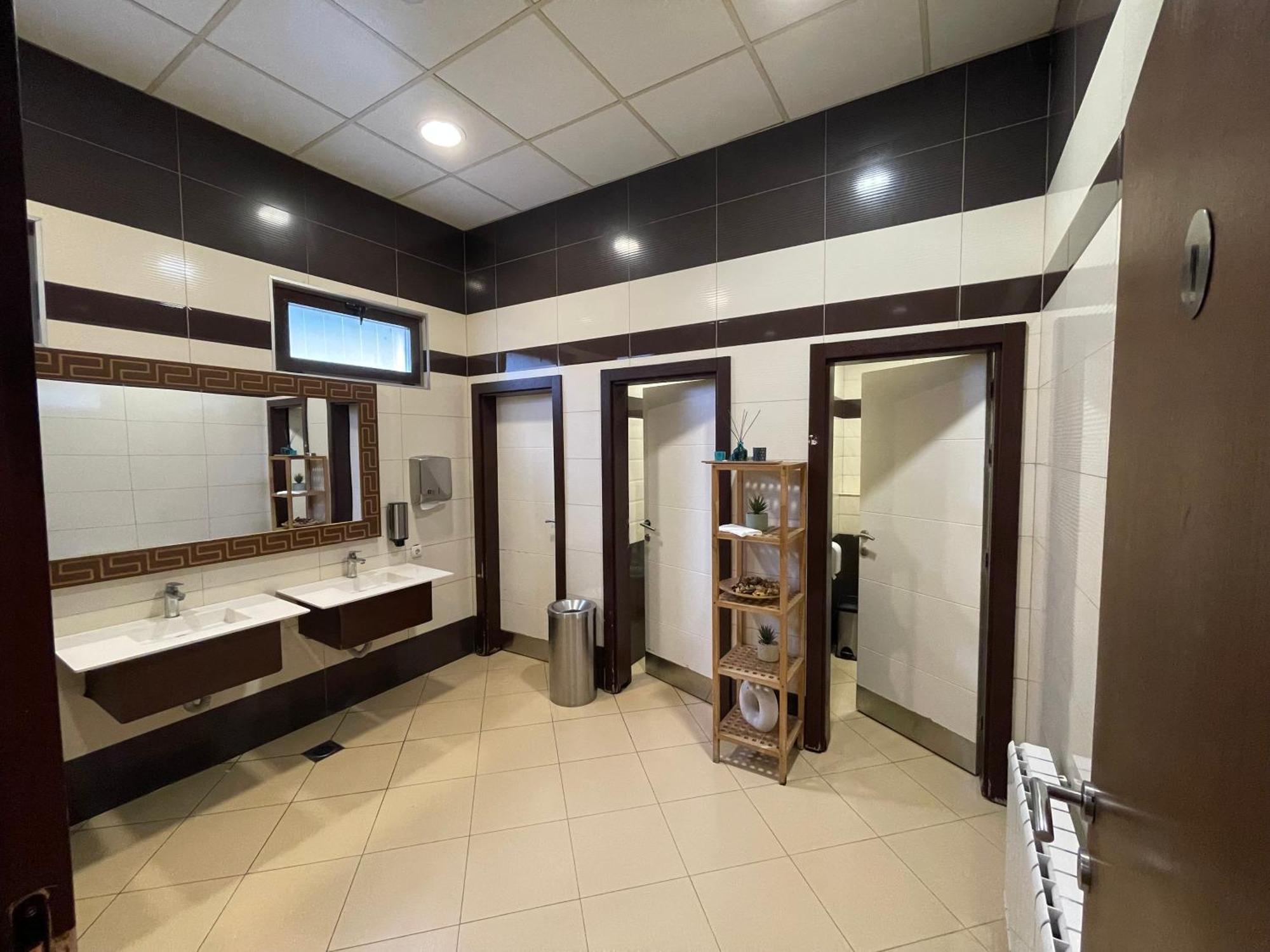 Amazona Hotel Приштина Екстер'єр фото
