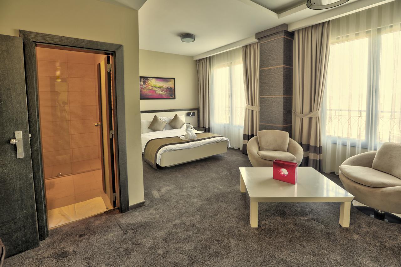Amazona Hotel Приштина Екстер'єр фото