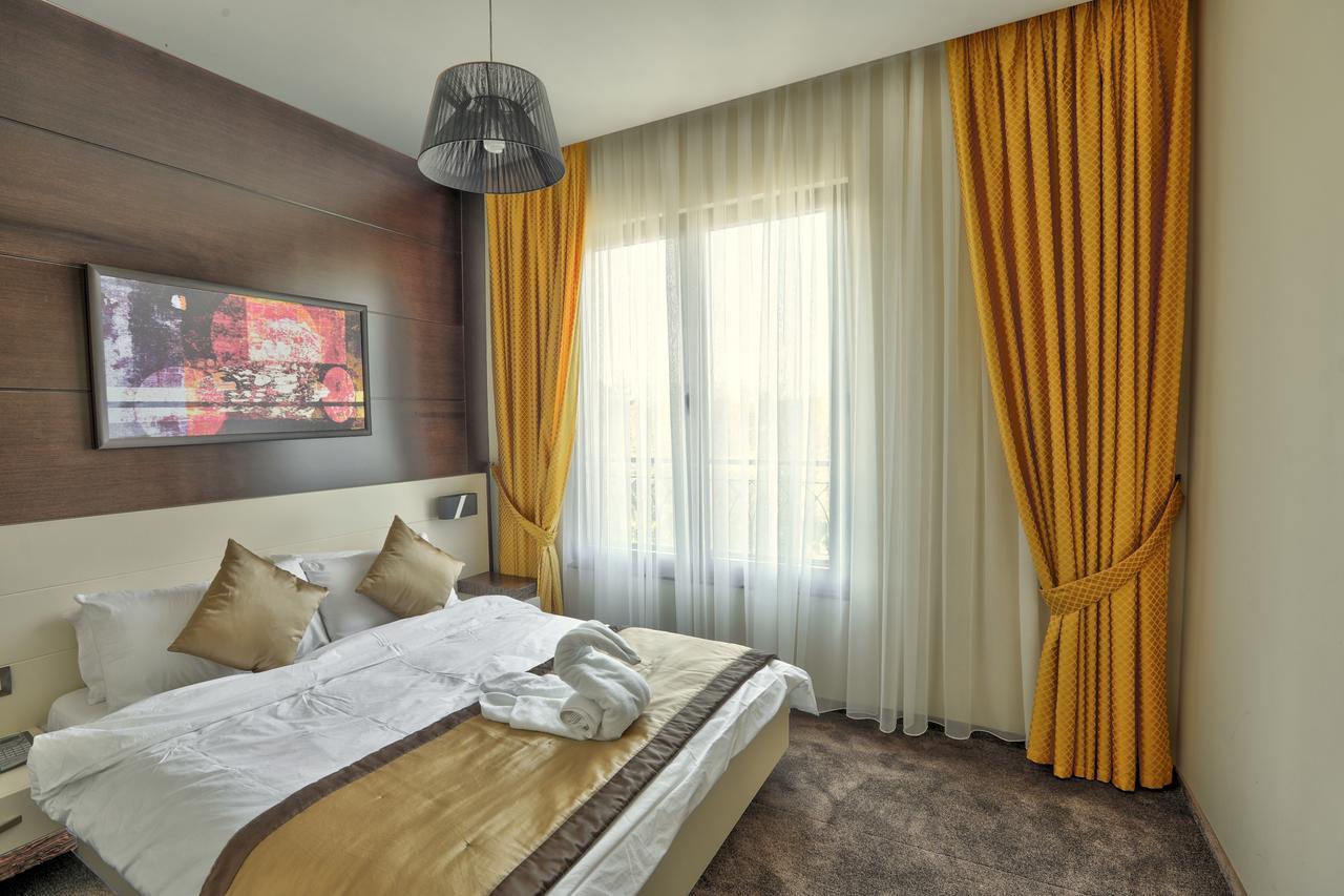 Amazona Hotel Приштина Екстер'єр фото