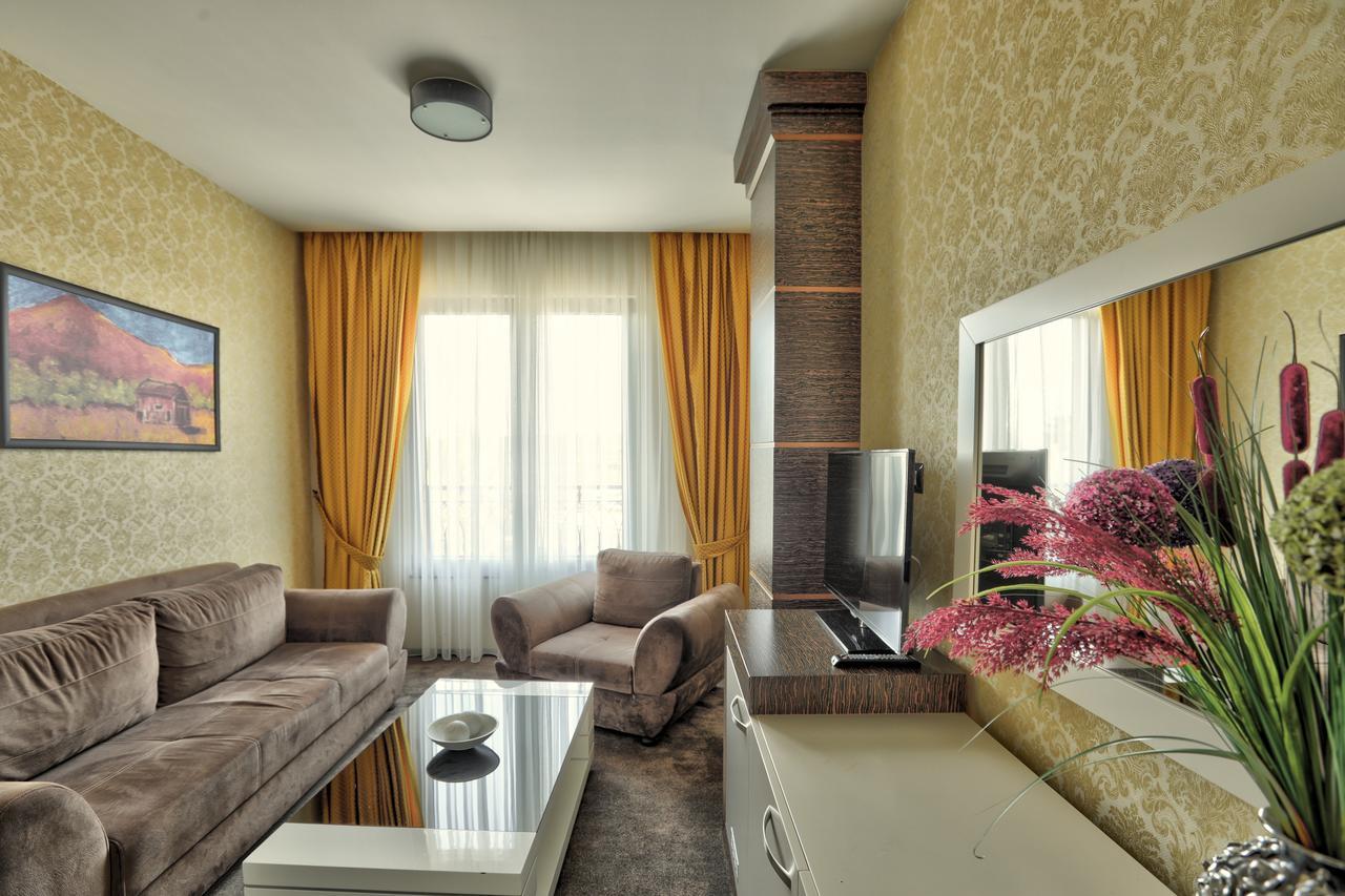 Amazona Hotel Приштина Екстер'єр фото